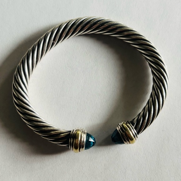 Elegant David Yurman cable bracelet with topaz stone - Picture 2 of 4